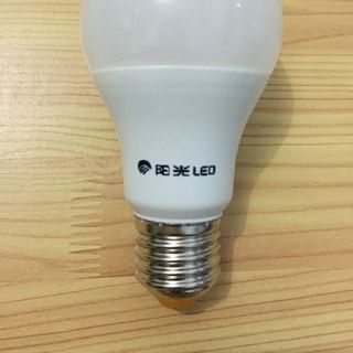 Đèn LED Bulb YanKon 9w trắng sáng
