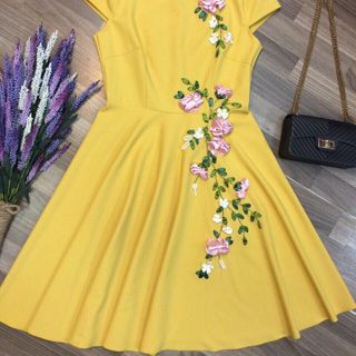 Đầm thiết kế thêu bông hồng DD0370