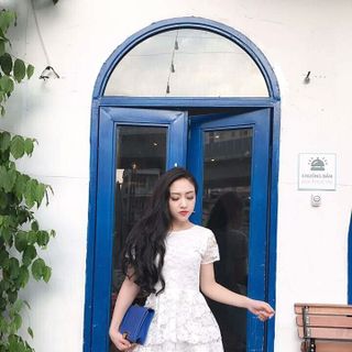 Đầm Ren Tầng