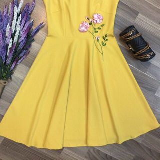 Đầm thiết kế thêu bông hồng DD0300