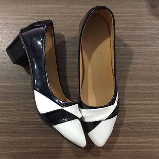 Giày gót 4cm và giày mọi