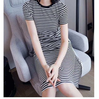 Đầm sọc cổ tròn thắt eo