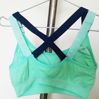 Áo tập Gym nữ