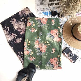 chân váy ôm da lộn