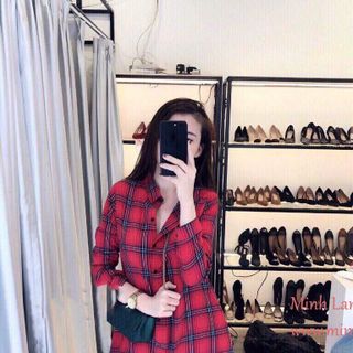 Đầm sơ mi sọc đỏ đen