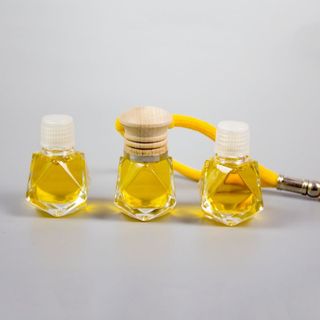 nước hoa ô tô