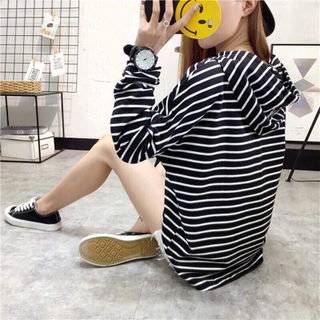 Áo nỉ kẻ ngang có mũ