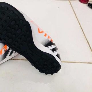 Giày đá banh việt nam cao