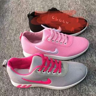 Giày thể thao đế chữ E hết đen