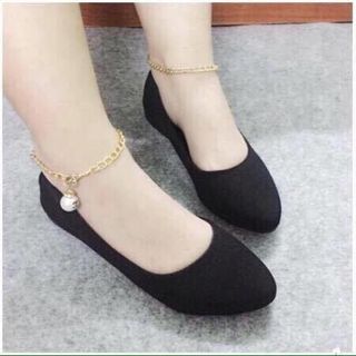 Búp Bê Xích Ngọc