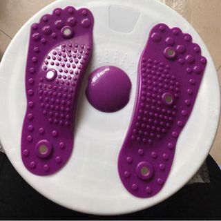 Dụng cụ xoay eo massage chân