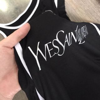 Đầm body hai dây viền trắng