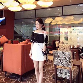 Set bộ chân váy và áo trễ vai