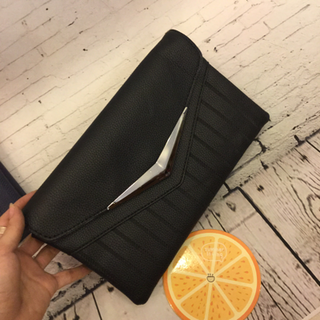 Ví cầm tay Clutch kẹp miệng tam giác