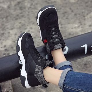 Giày thể thao nữ