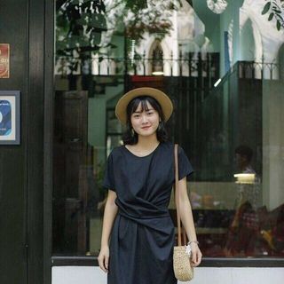 đầm cột eo suông