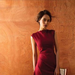 Đầm chữ A xẻ tà sexy 2196