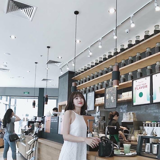 đầm yếm ren