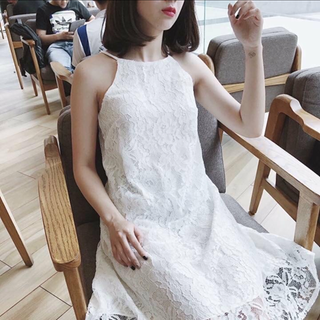đầm yếm ren