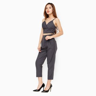 Set thời trang áo 2 dây croptop và quần màu xám