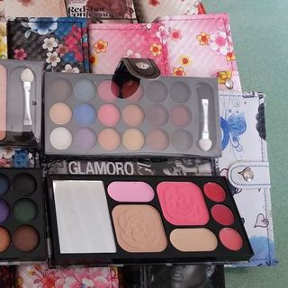 bóp trang điểm cầm tay