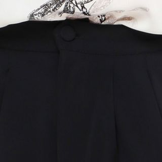 Quần short nữ thời trang màu đen