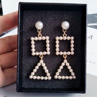 Bông tai vuông tam giác đính ngọc trai