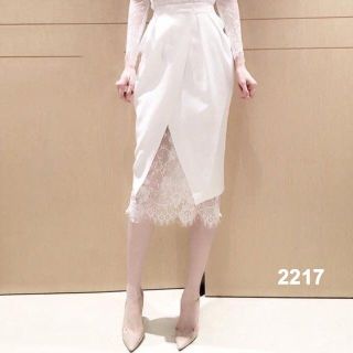Đầm body trắng phối ren 2217