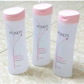 Nước hoa hồng trăngs da Ponds