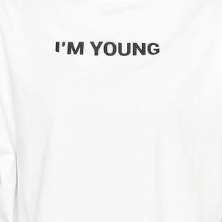 Áo thun nữ form rộng cá tính màu trắng