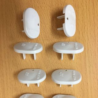 NÚT BỊT Ổ ĐIỆN combo 10 chiếc / túi