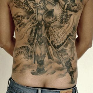 tattoo kin lưng