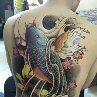 tattoo kin lưng