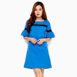 Đầm thời trang nữ tay loa phối ren duyên dáng