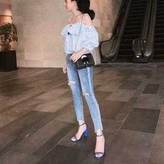 Áo trễ vai sọc
