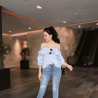Áo trễ vai sọc