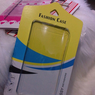 hộp đựng ốp lưng