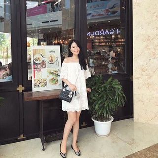 đầm ren trễ vai