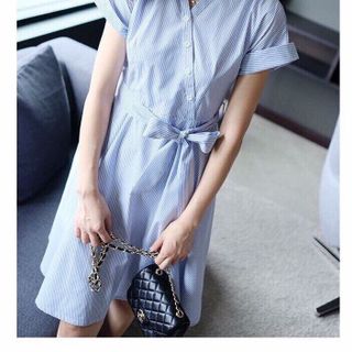 đầm sọc cổ chéo