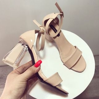 giay sandal gót vuông