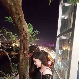 đầm ren bẹt vai