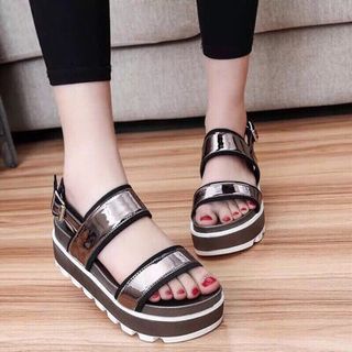 giay sandal đế bánh mì