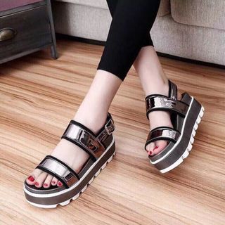 giay sandal đế bánh mì