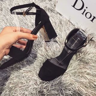 giày sandal gót vuông