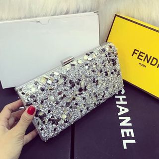 ví cầm tay đính đá