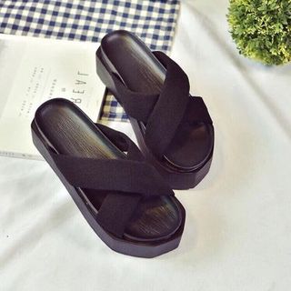 dép xuồng quai chéo