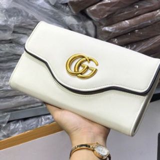 ví cầm tay có dây đeo
