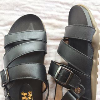 Giày sandal da bò