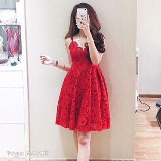 đầm ren hai lớp