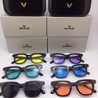 kính chữ v gọng nhỏ